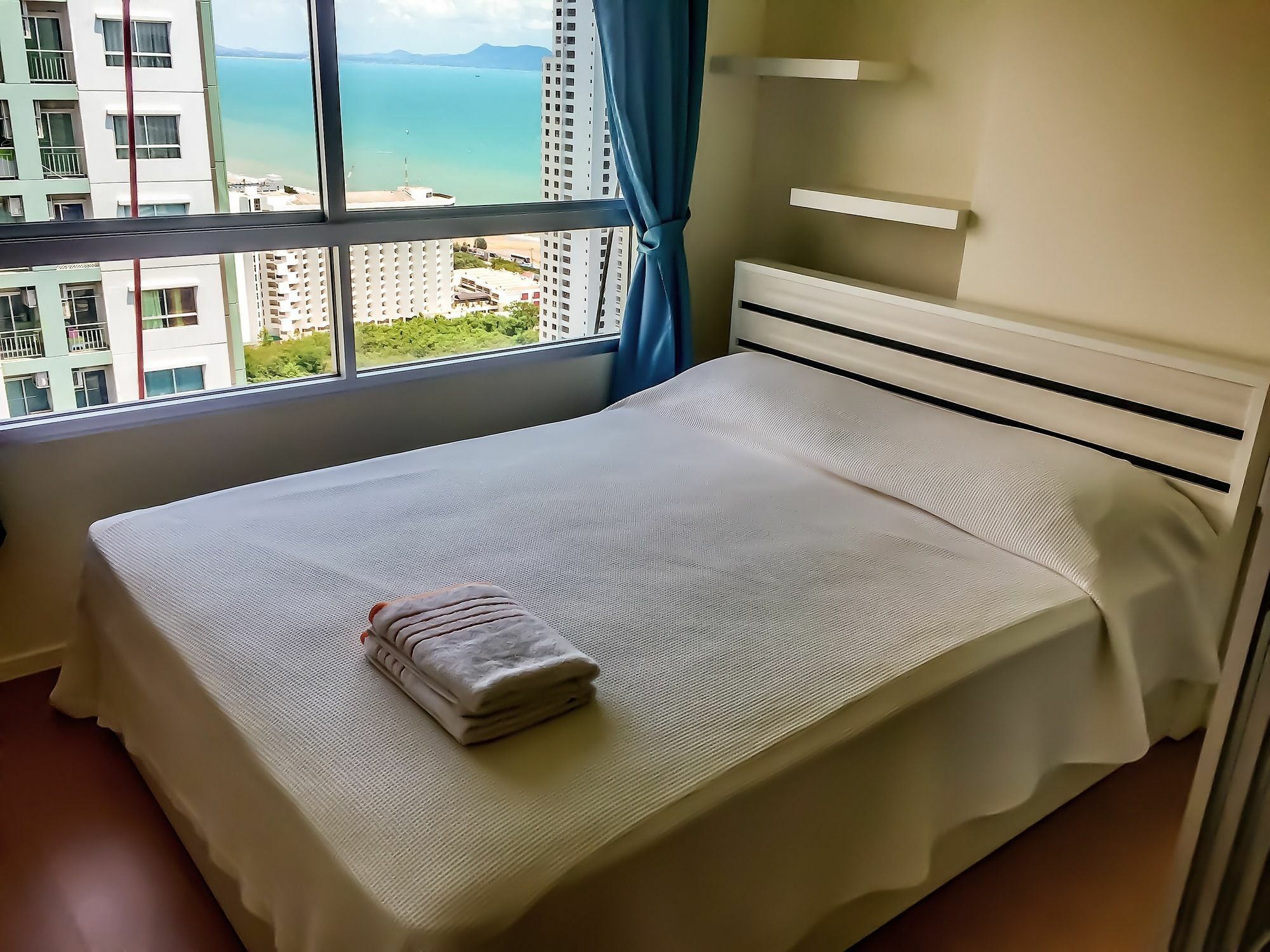 Lumpini Seaview Jomtien By Parikal Hotel Exterior photo